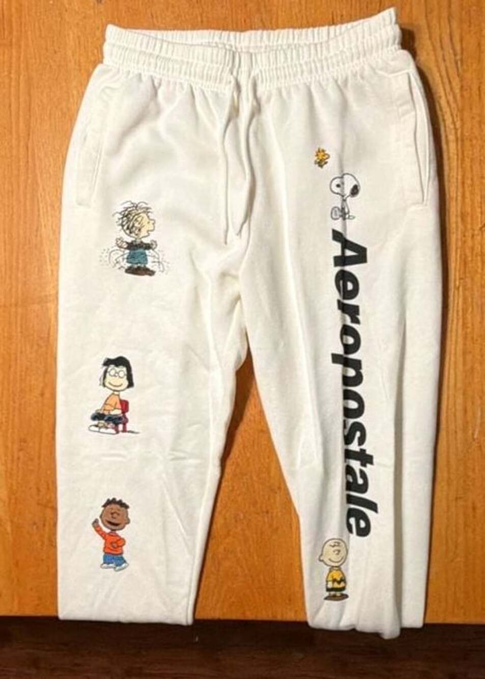 Aeropostale Peanuts Snoopy Characters White Fleece Jogger Sweatpants